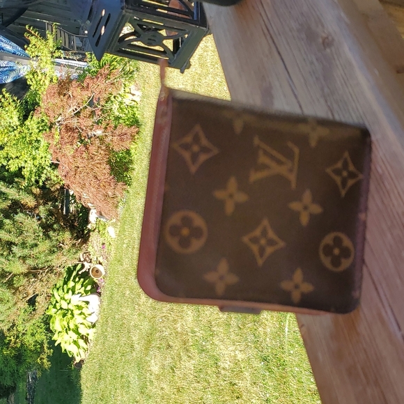 💥💥SOLD💥💥Louis Vuitton wallet - Picture 2 of 9